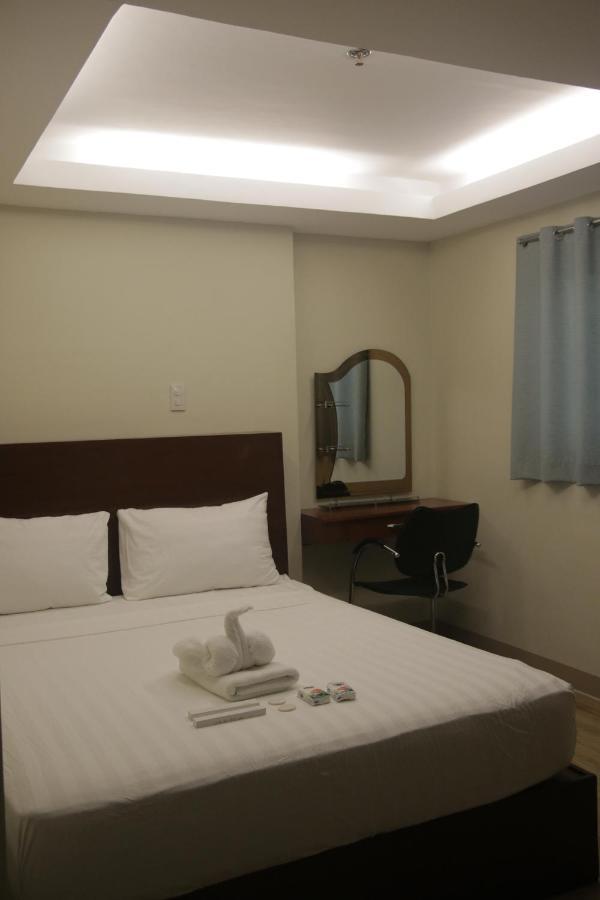 Happytelle Hotell Dipolog Eksteriør bilde