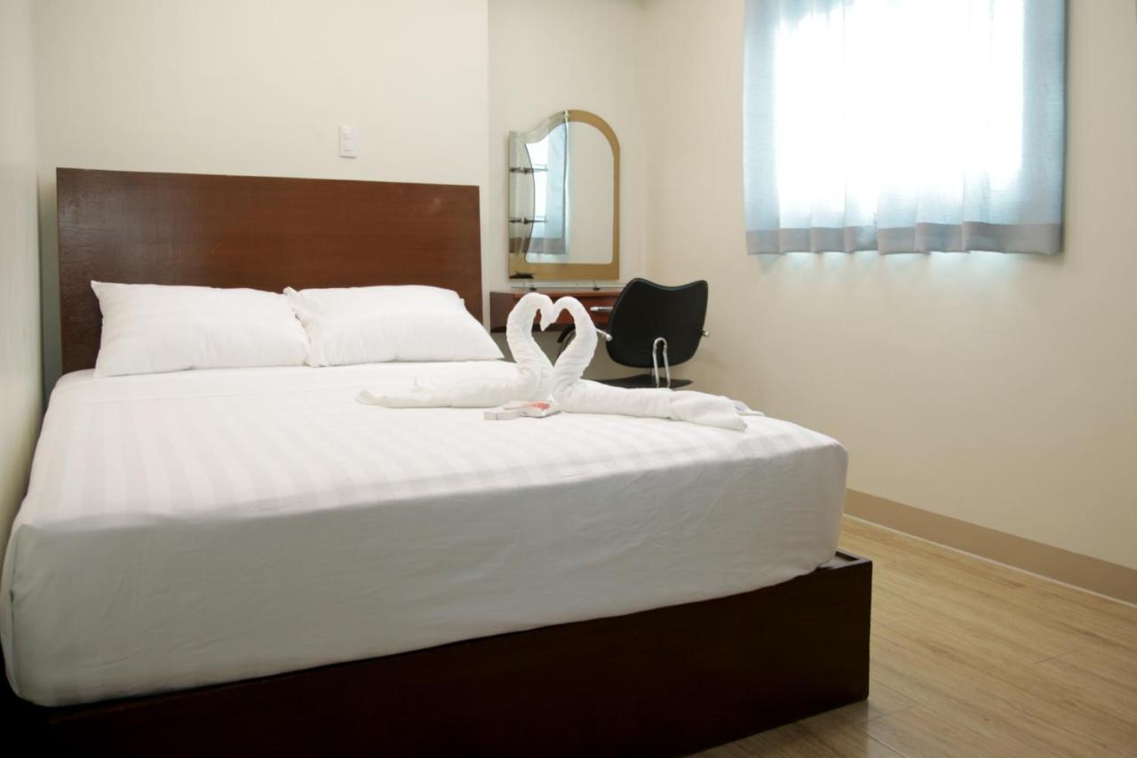 Happytelle Hotell Dipolog Eksteriør bilde