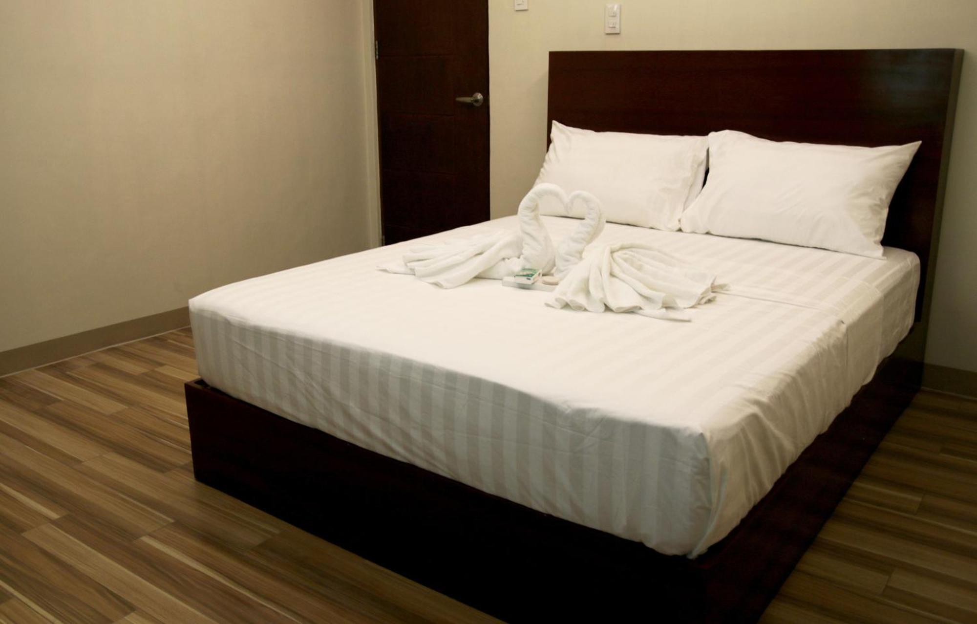 Happytelle Hotell Dipolog Eksteriør bilde